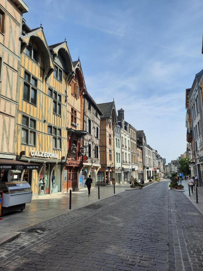 Appartement 70M² 3 Chambres Avec 3 Lits 2 Places Troyes Esterno foto